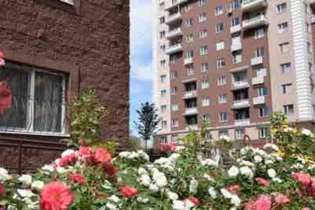 Уютная Квартира В Центре Возле Адк Алма Ата Екстериор снимка